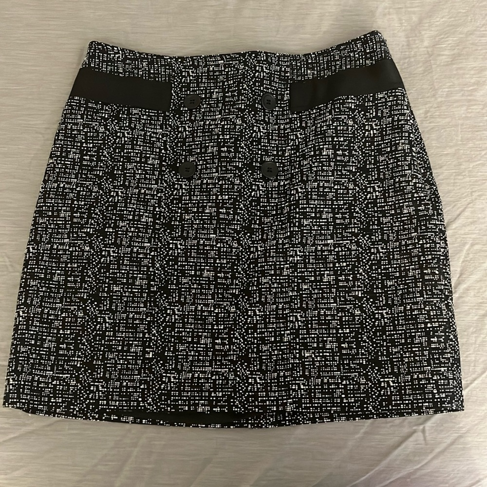 Forenza Size 4 Black & White Mini Skirt